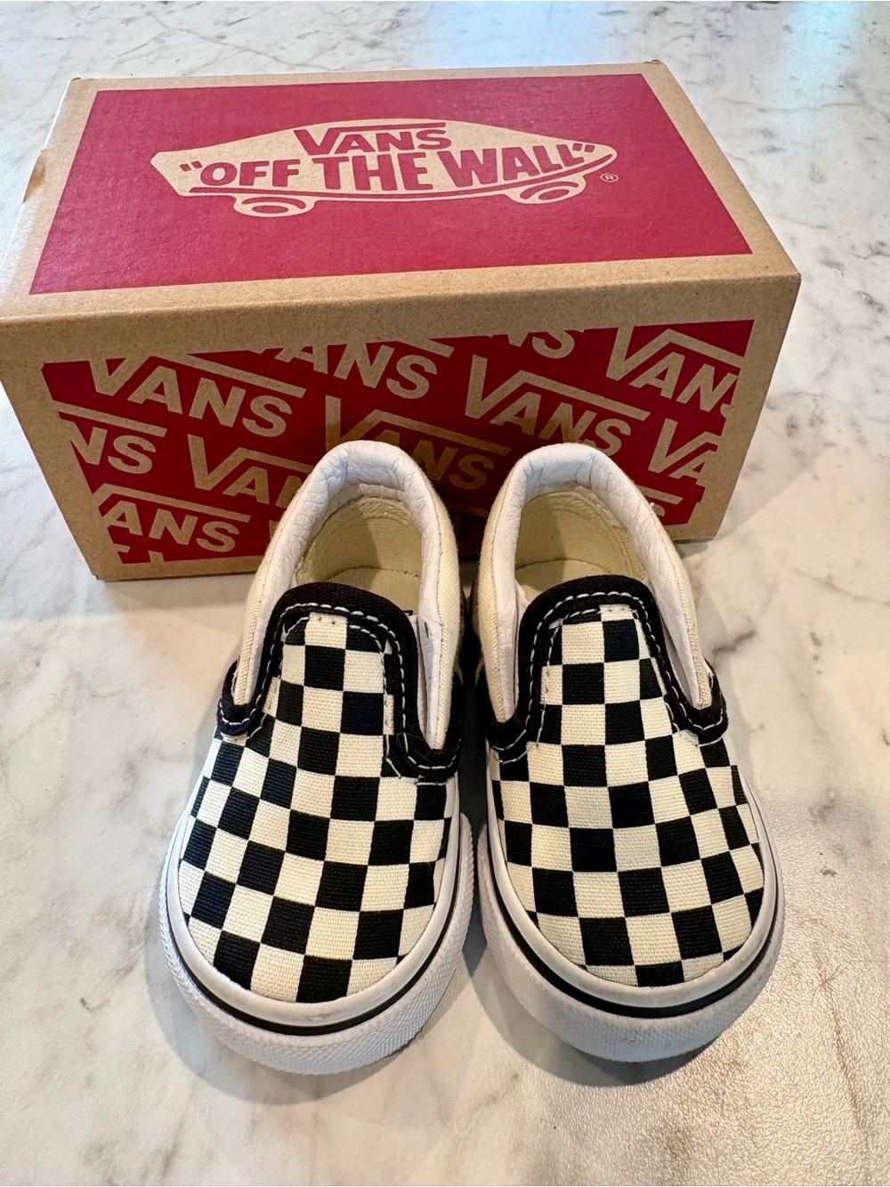Vans Kids Checkerboard Slip-On in Black and White - Picture 3 of 7